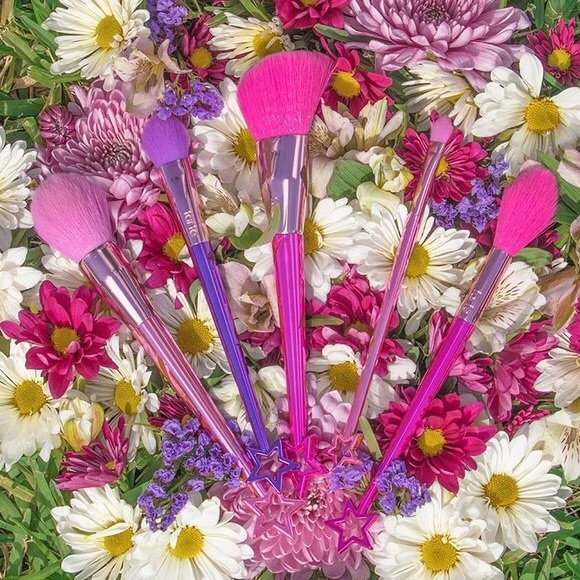 Tarte Pretty Things Fairy Wings Pink Star Brushes - Picture 6 of 13